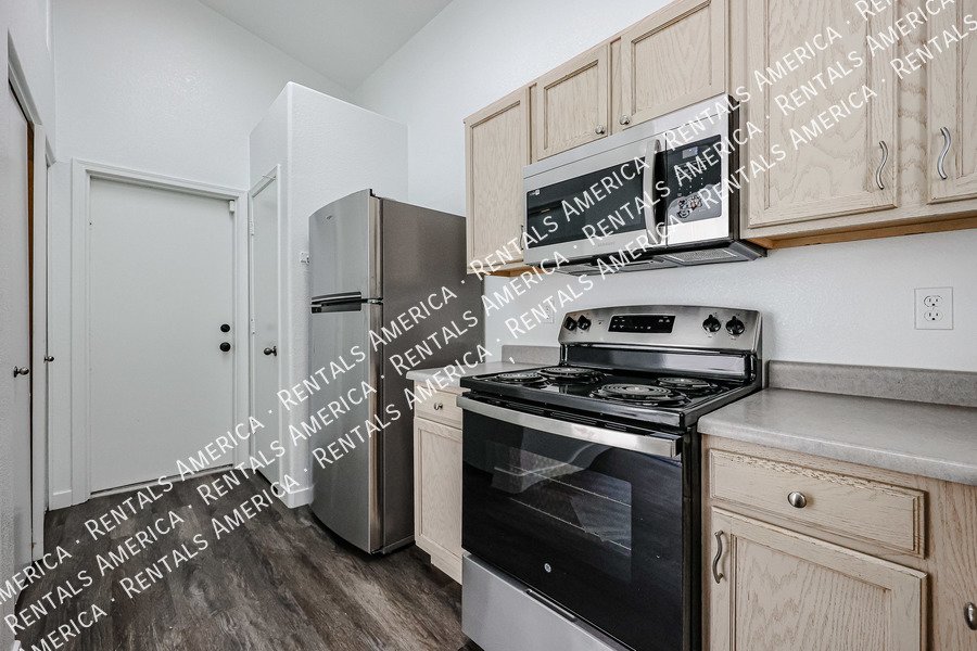 Charming 3-bedroom 2 bath in El Mirage property image