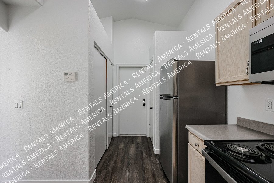 Charming 3-bedroom 2 bath in El Mirage property image