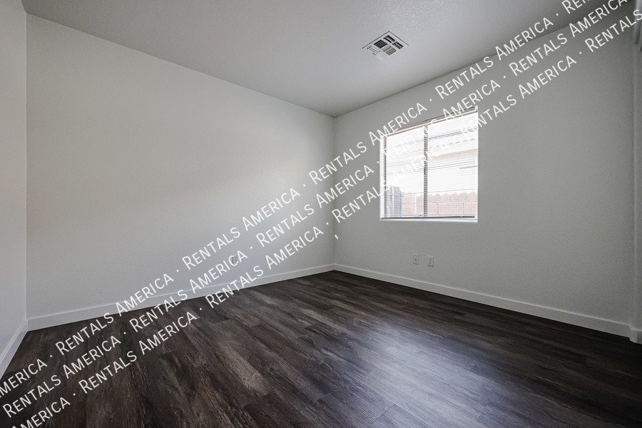 Charming 3-bedroom 2 bath in El Mirage property image