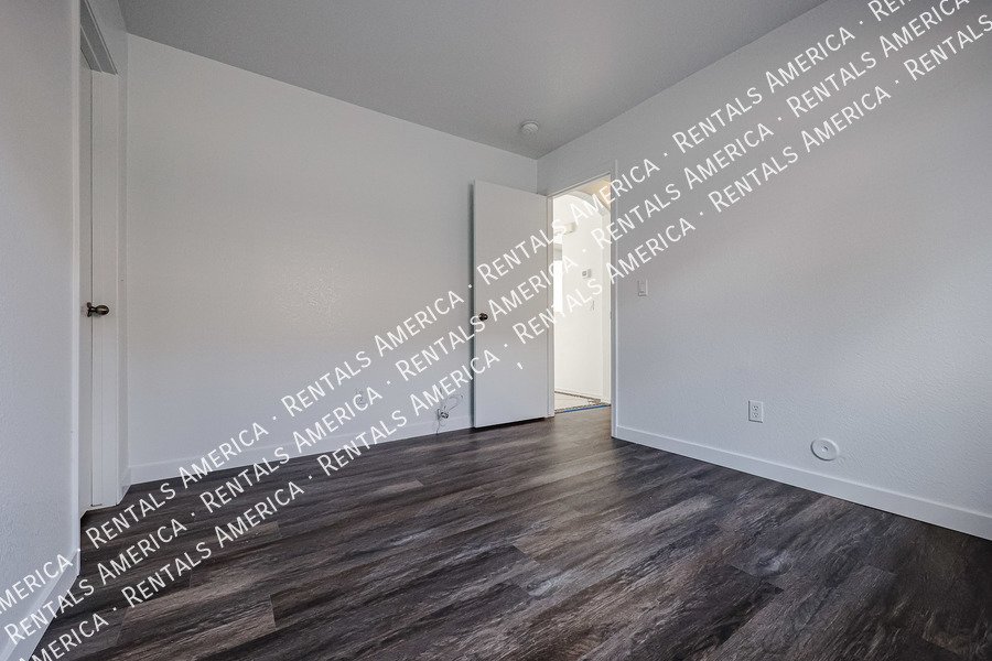 Charming 3-bedroom 2 bath in El Mirage property image