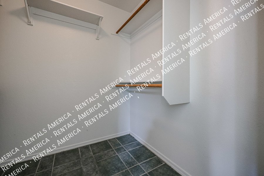 Charming 3-bedroom 2 bath in El Mirage property image