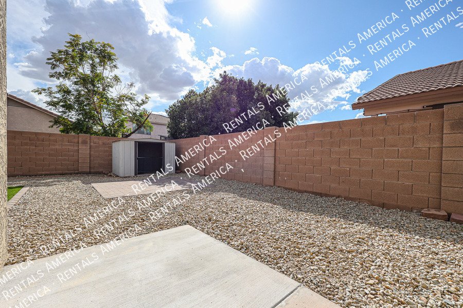 Charming 3-bedroom 2 bath in El Mirage property image