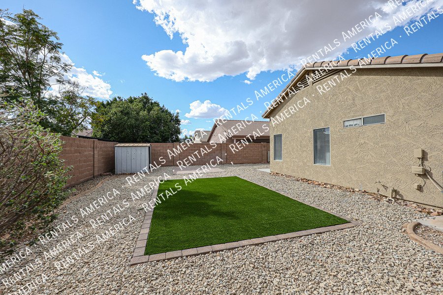 Charming 3-bedroom 2 bath in El Mirage property image