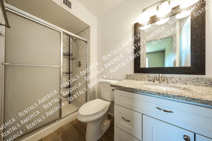 10627 S 44th St property image