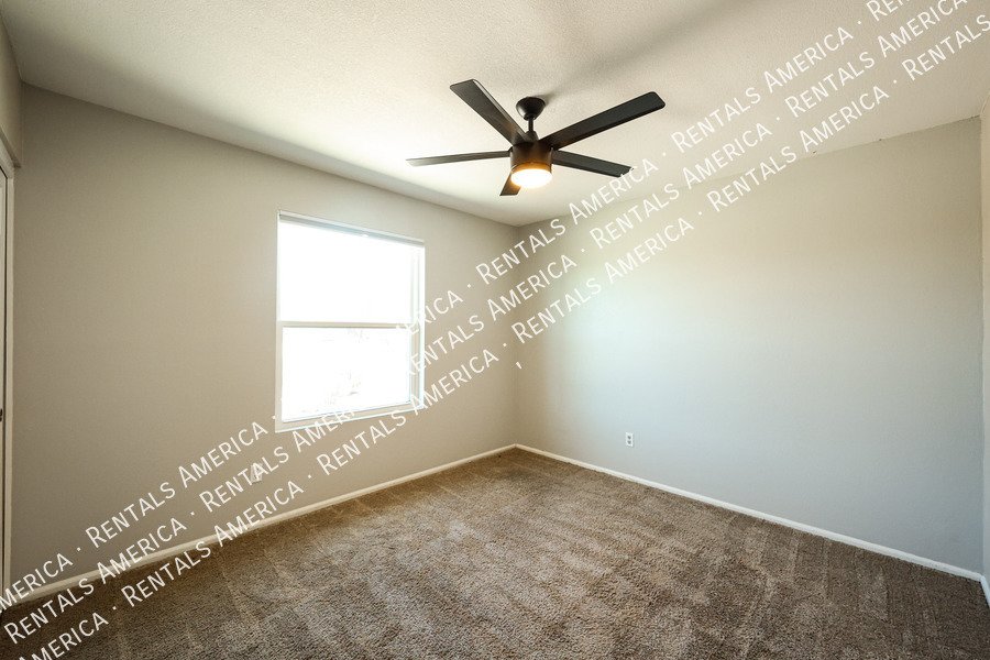 10627 S 44th St property image