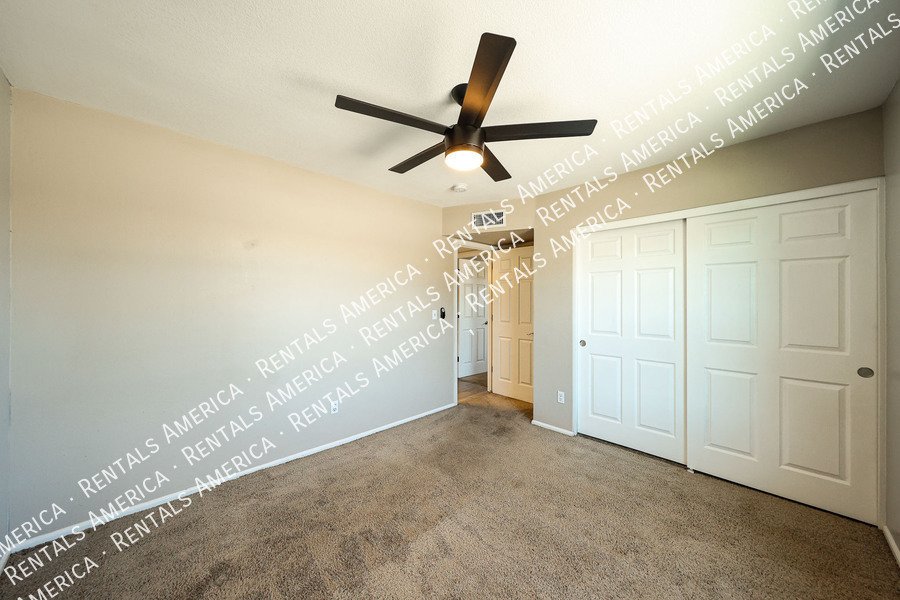 10627 S 44th St property image