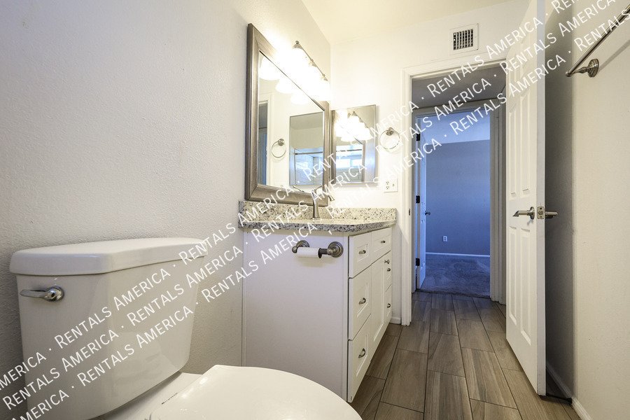 10627 S 44th St property image