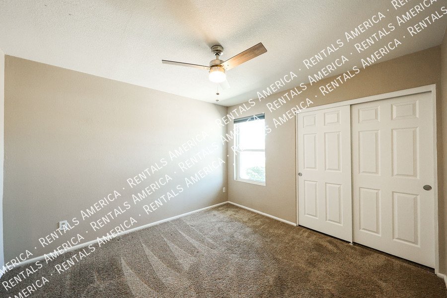 10627 S 44th St property image