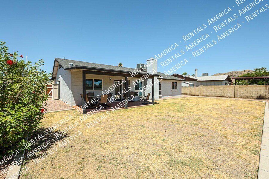 10627 S 44th St property image