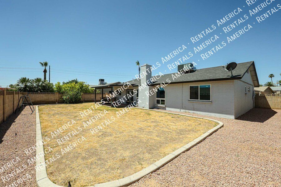 10627 S 44th St property image