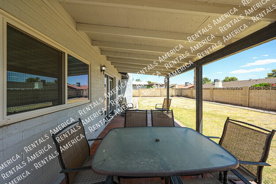 10627 S 44th St property image