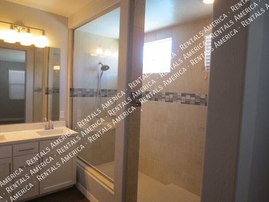 Beautiful 3/2 Home in Gilbert w/Pool ~ Move in Ready NOW property image
