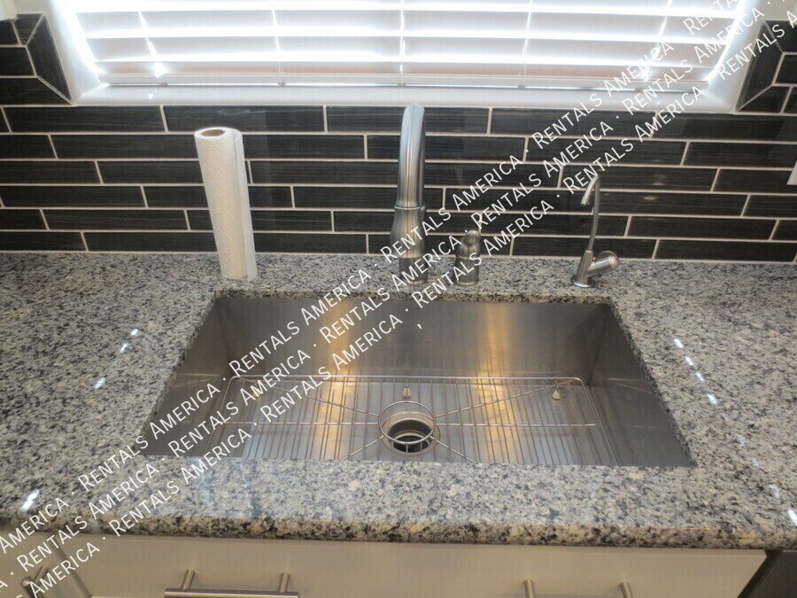 Beautiful 3/2 Home in Gilbert w/Pool ~ Move in Ready NOW property image
