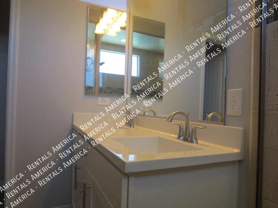Beautiful 3/2 Home in Gilbert w/Pool ~ Move in Ready NOW property image
