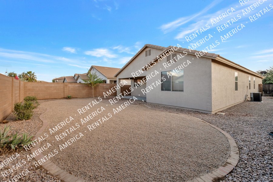 Beautiful 4 bedroom home in San Tan Valley! property image