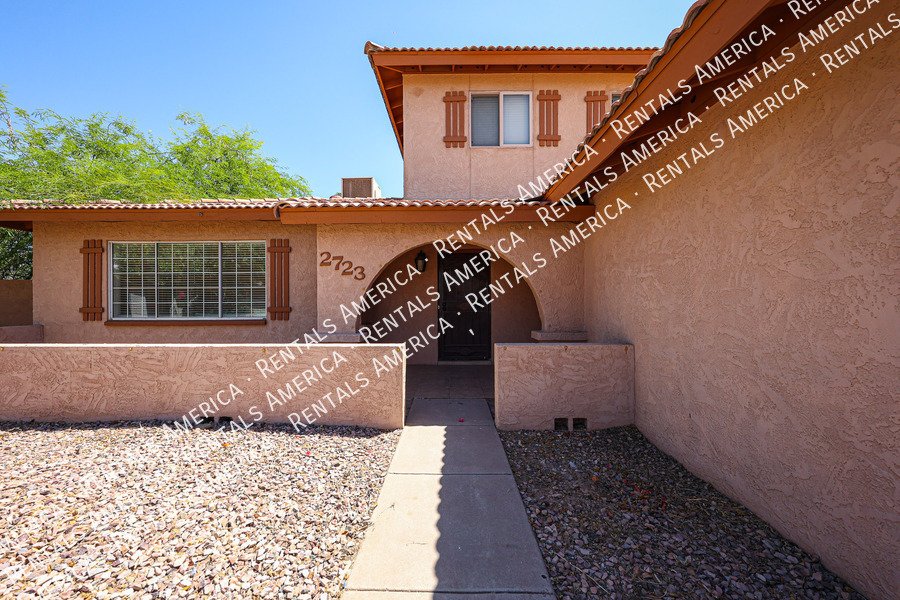 4bed  2.5 bath in Dobson Ranch- Large lot  on Culd-a-sac property image
