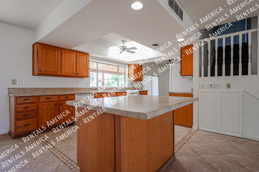 4bed  2.5 bath in Dobson Ranch- Large lot  on Culd-a-sac property image