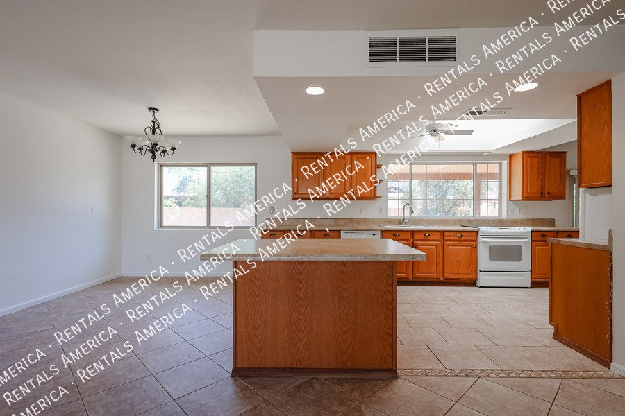 4bed  2.5 bath in Dobson Ranch- Large lot  on Culd-a-sac property image