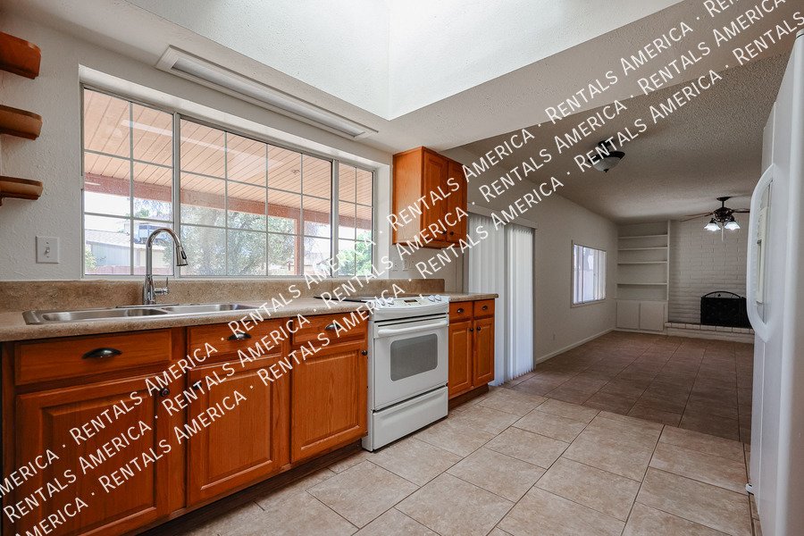 4bed  2.5 bath in Dobson Ranch- Large lot  on Culd-a-sac property image