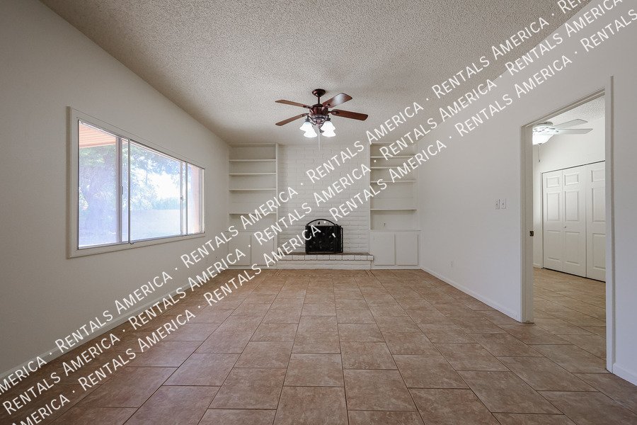 4bed  2.5 bath in Dobson Ranch- Large lot  on Culd-a-sac property image