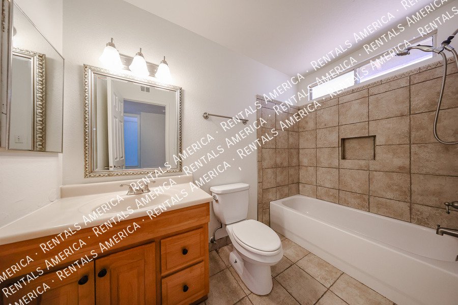 4bed  2.5 bath in Dobson Ranch- Large lot  on Culd-a-sac property image