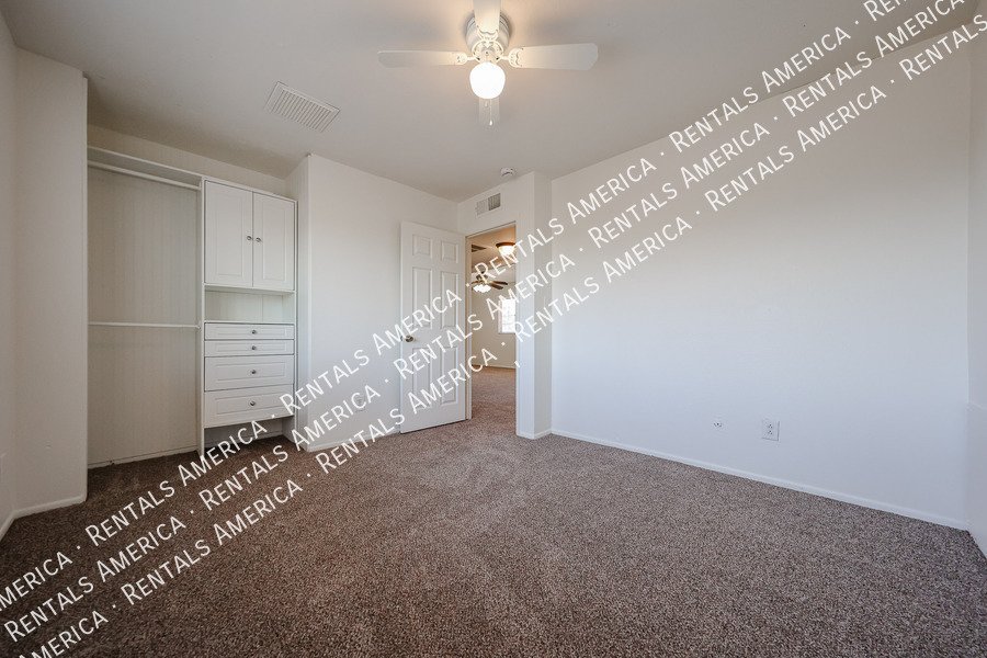 4bed  2.5 bath in Dobson Ranch- Large lot  on Culd-a-sac property image