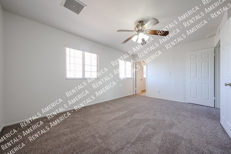 4bed  2.5 bath in Dobson Ranch- Large lot  on Culd-a-sac property image