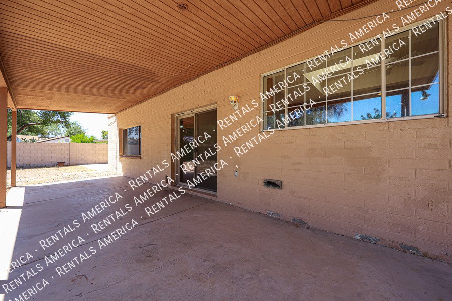 4bed  2.5 bath in Dobson Ranch- Large lot  on Culd-a-sac property image