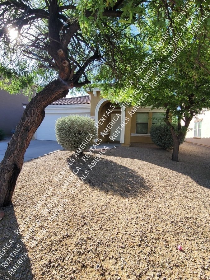 4 Bed in San Tan Valley with all tile flooring! property image