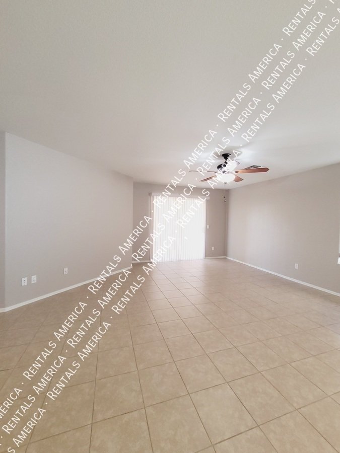 4 Bed in San Tan Valley with all tile flooring! property image