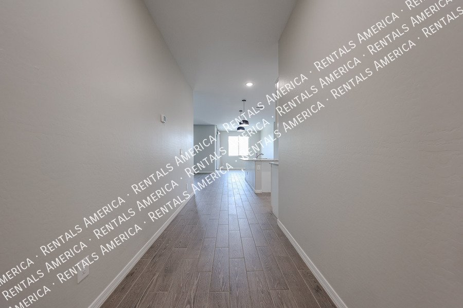 Gorgeous Updated 3 bed and 2 bath Home! W/ SPECIAL OFFER property image