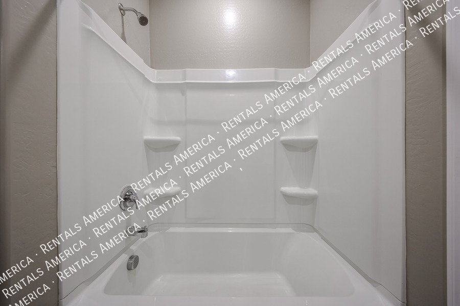 Gorgeous Updated 3 bed and 2 bath Home! W/ SPECIAL OFFER property image