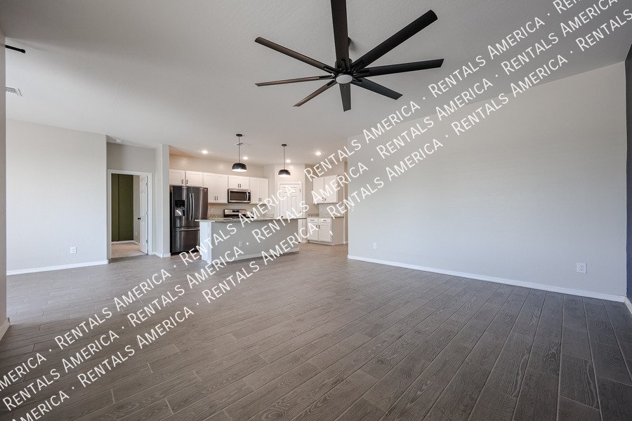 Gorgeous Updated 3 bed and 2 bath Home! W/ SPECIAL OFFER property image