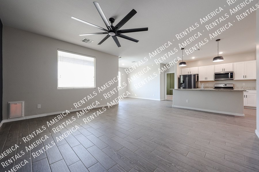 Gorgeous Updated 3 bed and 2 bath Home! W/ SPECIAL OFFER property image