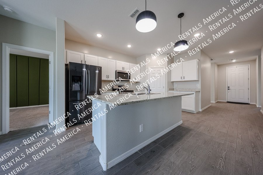 Gorgeous Updated 3 bed and 2 bath Home! W/ SPECIAL OFFER property image
