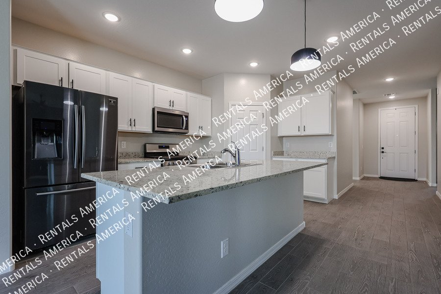 Gorgeous Updated 3 bed and 2 bath Home! W/ SPECIAL OFFER property image