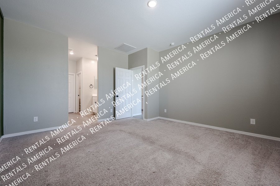 Gorgeous Updated 3 bed and 2 bath Home! W/ SPECIAL OFFER property image