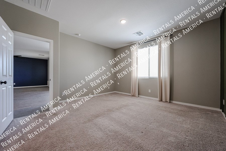 Gorgeous Updated 3 bed and 2 bath Home! W/ SPECIAL OFFER property image