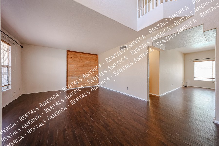 Beautiful & Spacious 4 Bdrm with an Extra Room & Pool in Garden Lakes! property image