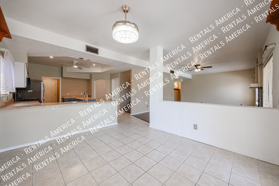 Beautiful & Spacious 4 Bdrm with an Extra Room & Pool in Garden Lakes! property image