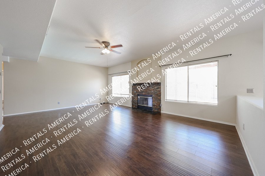 Beautiful & Spacious 4 Bdrm with an Extra Room & Pool in Garden Lakes! property image