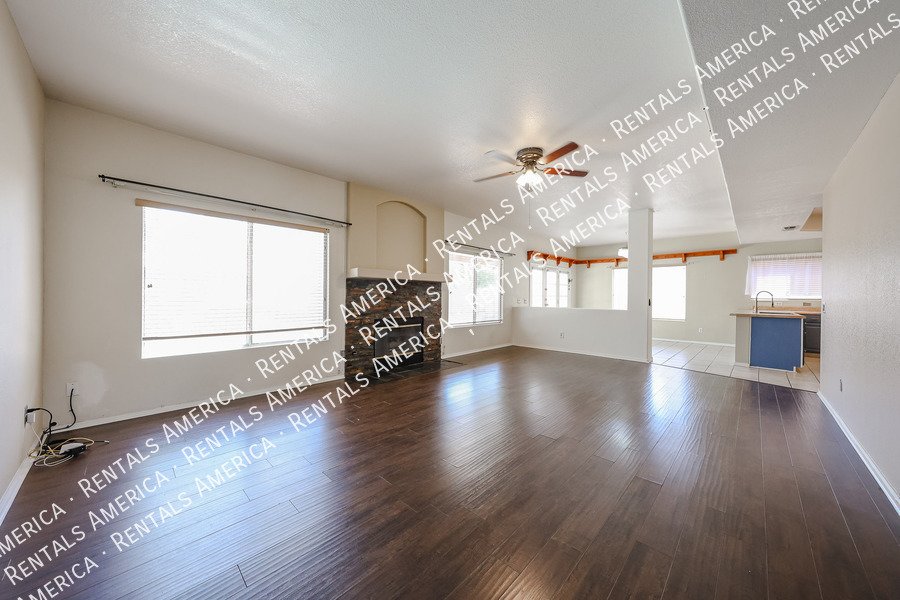 Beautiful & Spacious 4 Bdrm with an Extra Room & Pool in Garden Lakes! property image