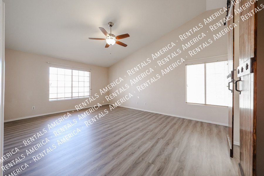Beautiful & Spacious 4 Bdrm with an Extra Room & Pool in Garden Lakes! property image
