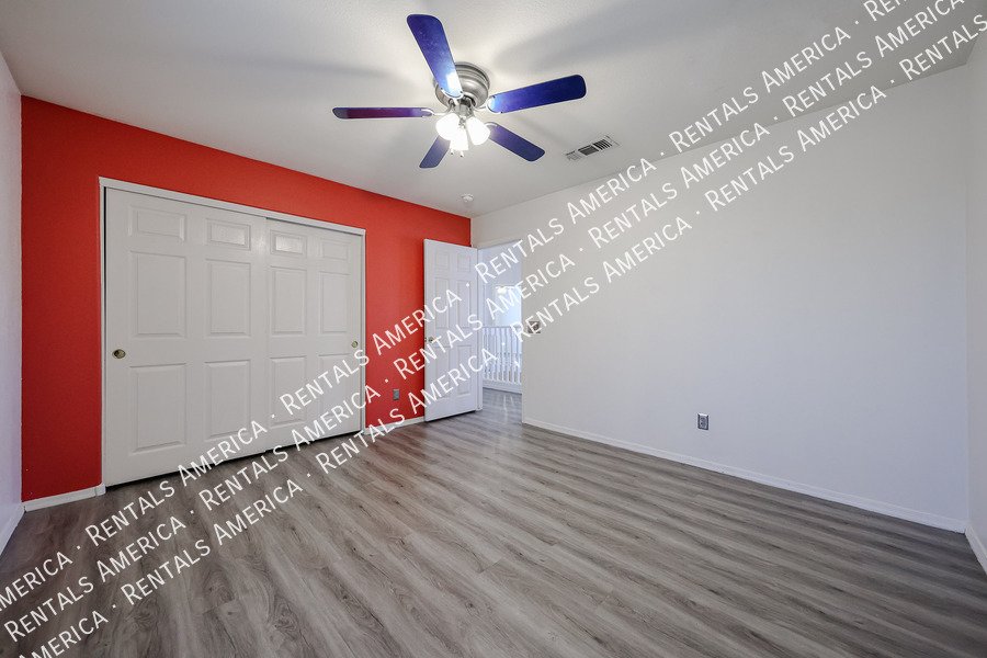 Beautiful & Spacious 4 Bdrm with an Extra Room & Pool in Garden Lakes! property image