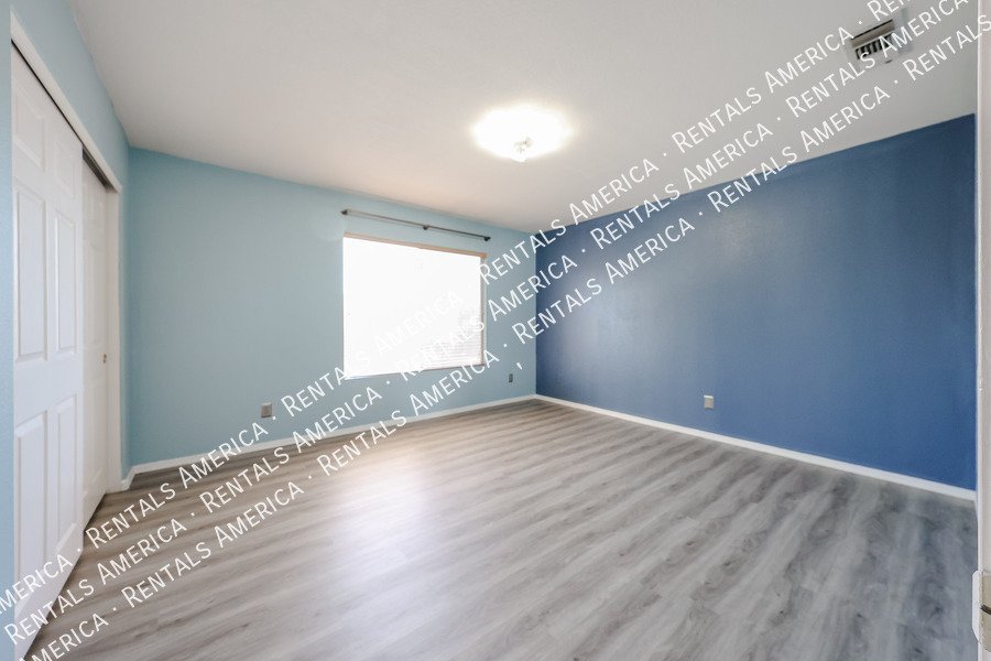 Beautiful & Spacious 4 Bdrm with an Extra Room & Pool in Garden Lakes! property image