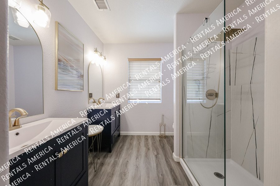 Beautiful & Spacious 4 Bdrm with an Extra Room & Pool in Garden Lakes! property image