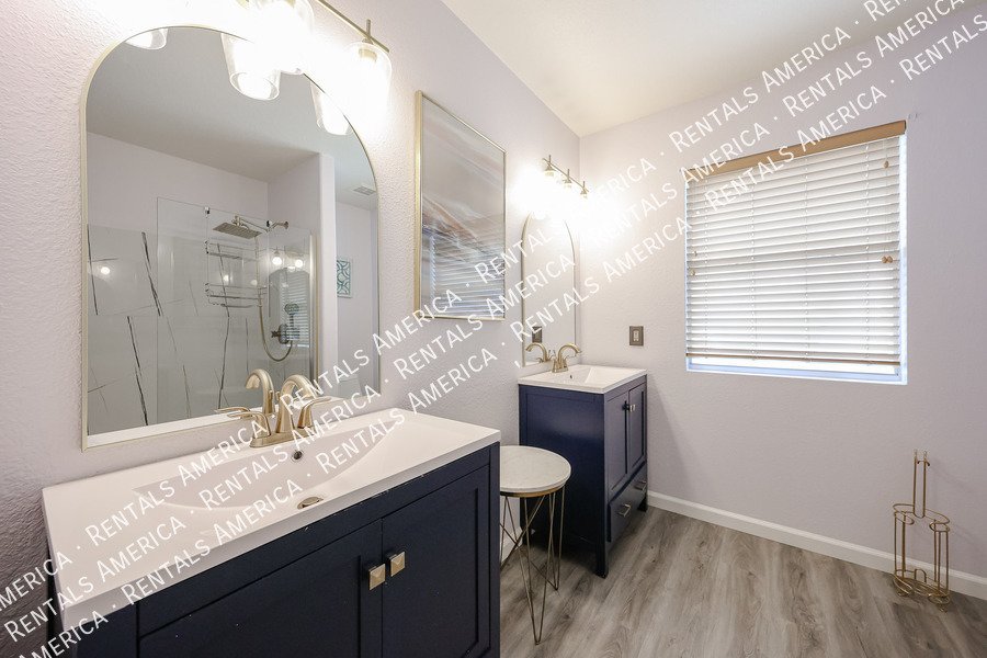 Beautiful & Spacious 4 Bdrm with an Extra Room & Pool in Garden Lakes! property image