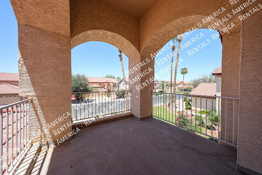 Beautiful & Spacious 4 Bdrm with an Extra Room & Pool in Garden Lakes! property image