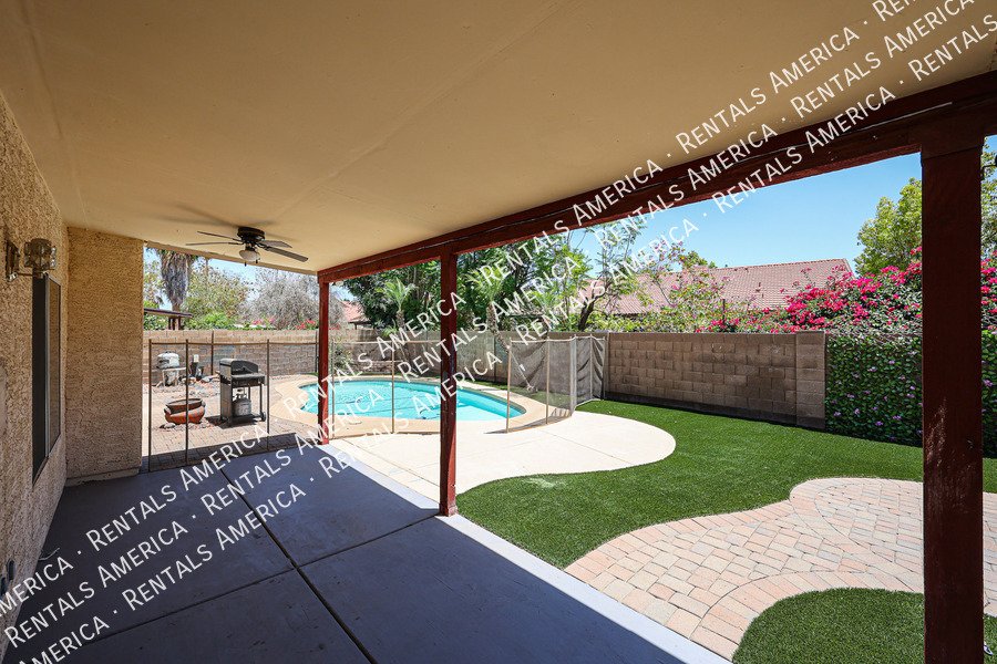 Beautiful & Spacious 4 Bdrm with an Extra Room & Pool in Garden Lakes! property image