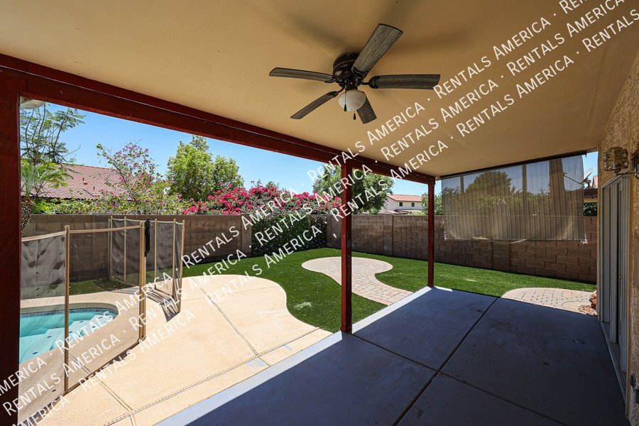 Beautiful & Spacious 4 Bdrm with an Extra Room & Pool in Garden Lakes! property image